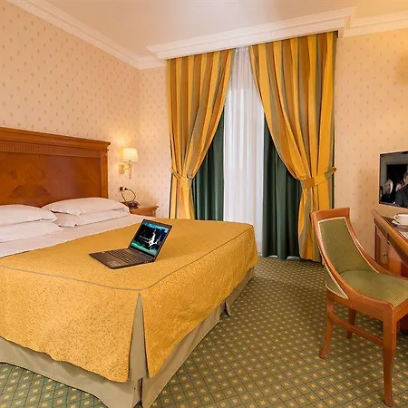 Western Hotel 4*
